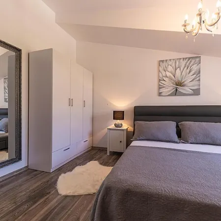 Perla Castellana Kaštela